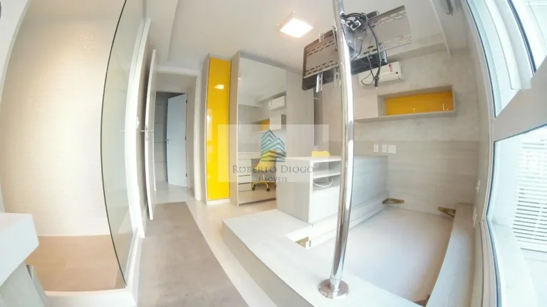 Imagem Apartamento de Luxo à Venda em Icaraí, Niterói-RJ: 4 Quartos, 3 Suítes, 3 Vagas de Garagem - 158m² de Puro Conforto!