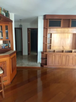 Imagem Apartamento 200 M², 4Q, 3 Suítes, 2 Salas, 5 Banheiros, 3 Vagas, Lareira, Suíte Master com Hidromassagem, Varanda Gourmet, Piscina, Academia, Quadra.
