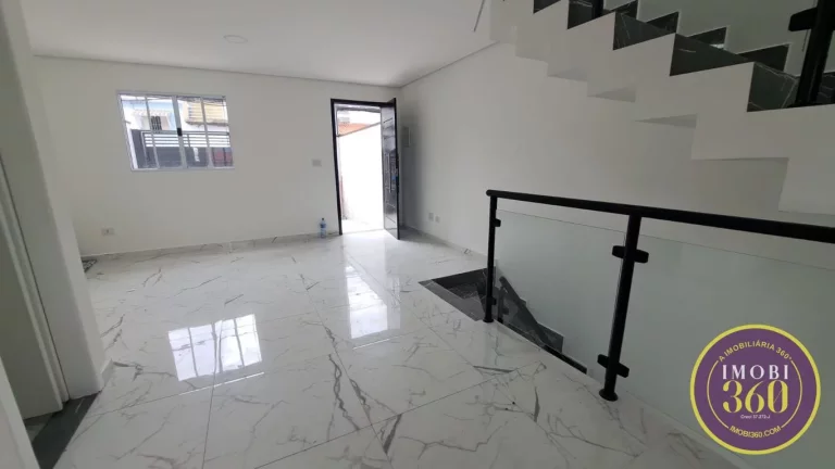Imagem Sobrado com 2 Quartos (2 suites) e 2 banheiros à Venda, 107 m²