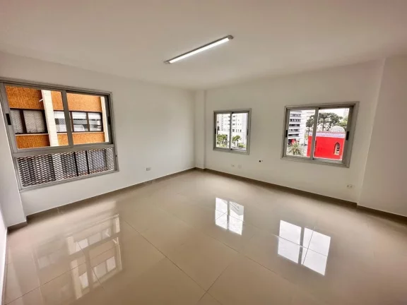 Sala Comercial na Candido de Abreu, com uma vaga