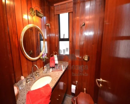 Imagem Excelente apartamento, living para 3 ambientes, com lareira, piso em tabuas largas, ampla varanda, 3...