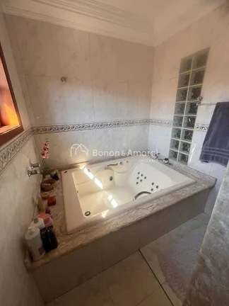 Imagem Terreno: 321 m²
Construção: 252 m²
Documentação: Totalmente regularizada

Características do ...