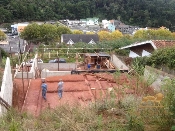 Imagem Casa em construção á venda em Campos do Jordão-SP