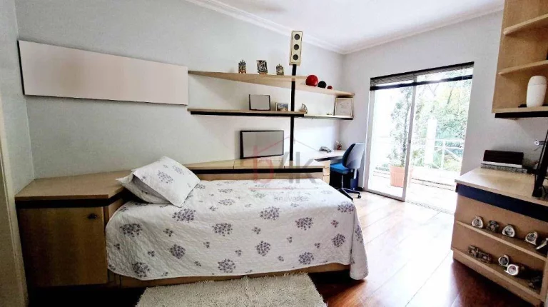 Imagem Casa com 311m² de área útil à venda no Alto da Boa Vista.
