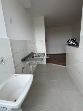 Imagem Apartamento para alugar no Condomínio Park Novo Horizonte, no bairro Paraíso, Uberaba - 2 Dormitórios - Piscina e Portaria 24 Hrs