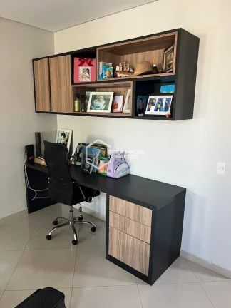 Imagem Sabe aquela casa linda, perfeita para toda a família, na localização que todo mundo quer? É essa...