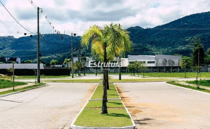Imagem Excelente terreno em condomínio de alto padrão em Santa Maria