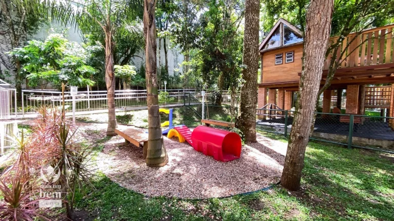 Imagem Venha morar em meio a natureza! Apartamento com 3 quartos (1 suíte), sacada com churrasqueira à venda por R$ 987.000 - Bacacheri - Curitiba/PR