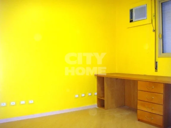 Imagem Apartamento reformado super espaçoso com 240m², 04 dormitórios ( 2 suítes ) e 2 vagas na garagem...