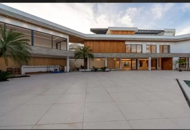 Imagem Casa Triplex Condomínio MALIBU