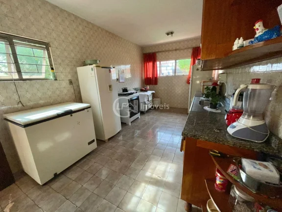 Imagem Impecável Casa à Venda na Orla Morena em Campo Grande-MS: 4 Quartos, 1 Suíte, 4 Salas, 2 Banheiros, 7 Vagas, 289,61 m²!