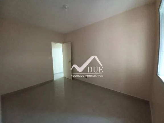 Imagem Apartamento 3 dormitórios, 2 banheiros, vaga demarcada, portaria, 100% reformado com 94m2 de áreà útil. Santos no Marapé próximo a Carvalho.
