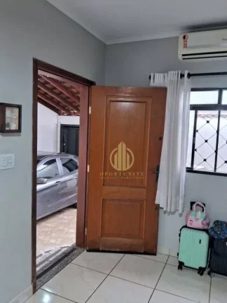 Imagem Casa com 2 dormitórios à venda, 143 m² por R$ 435.000,00 - Jardim Interlagos - Ribeirão Preto/SP