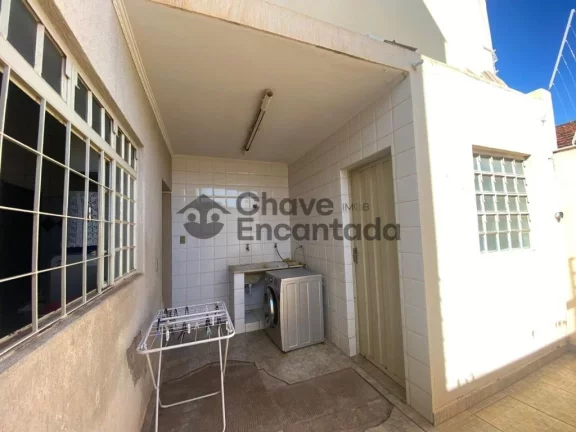Imagem Sobrado amplo e elegante.