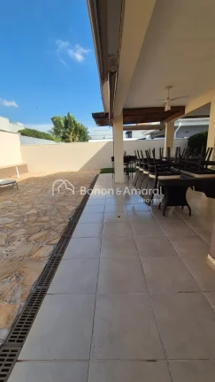 Imagem Casa excelente à venda no Condomínio Terras do Cancioneiro, em localização privilegiada. O imóv...