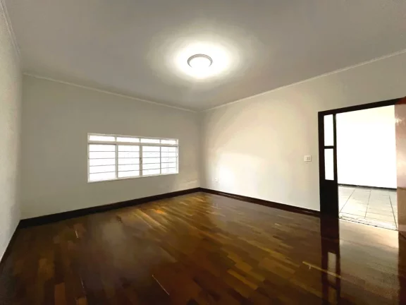 Imagem Casa tipo para venda em Prolongamento Jardim Doutor Antônio Petráglia com 3 quartos, sendo 1 suíte, 183m2