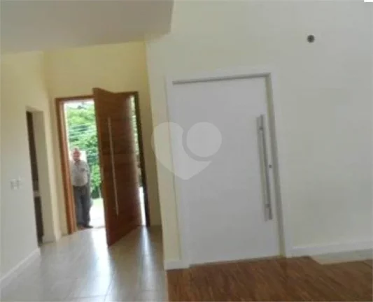 Imagem Casa à venda com 4 quartos, sendo 4 suítes, em Chácara Remanso (caucaia do Alto), Cotia - SP
