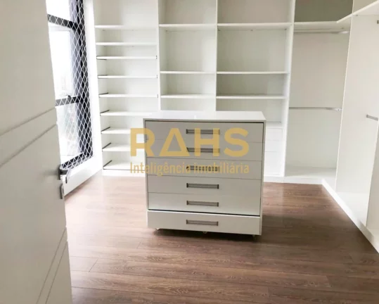 Imagem Buscando aquele apartamento muito amplo na região central? APARTAMENTO SENDO 1 POR ANDAR E 307 M² ...