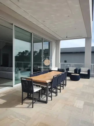 Imagem Residência de Alto Padrão com piscina e Elevador no Equilibrium