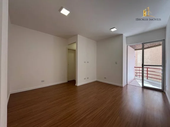 Imagem Apartamento REFORMADO com 2 quartos à venda, 49 m² por R$ 420.000 - Bigorrilho - Curitiba/PR