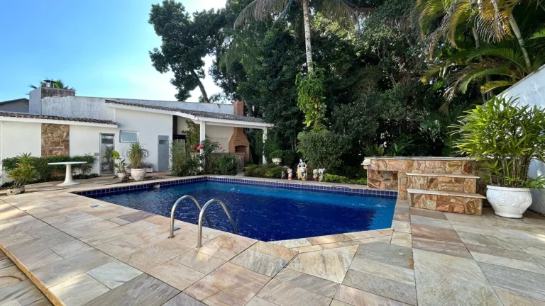 Imagem Imponente casa à venda na Riviera de São Lourenço Módulo 22: 4 quartos, 2 suítes, 1 sala, 4 vagas de garagem, 269,00m².