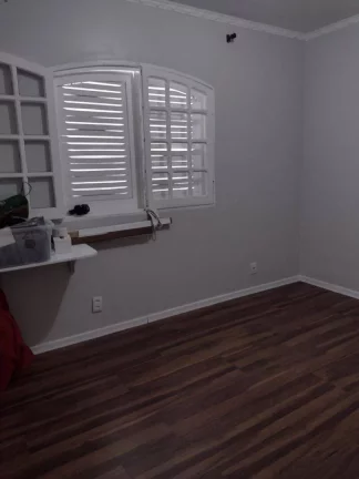 Imagem Sobrado com 3 dormitórios para alugar, 290 m² por R$ 3.300/mês - Parque Gerassi - Santo André/SP