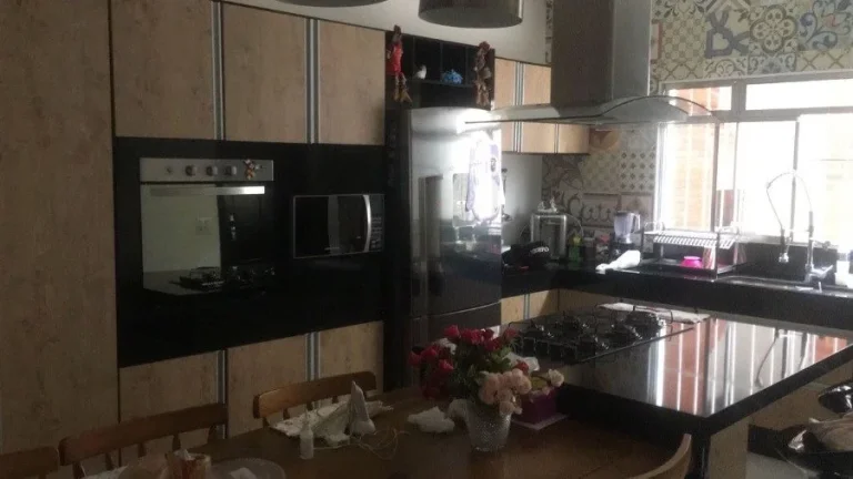 Imagem Sobrado para Venda por R$1.050.000,00 com 300m², 5 dormitórios, 1 suite e 3 vagas - Jardim helena , São paulo / SP - Cód. 12704