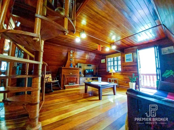 Imagem Casa à venda, 137 m² por R$ 780.000,00 - Cascata dos Amores - Teresópolis/RJ