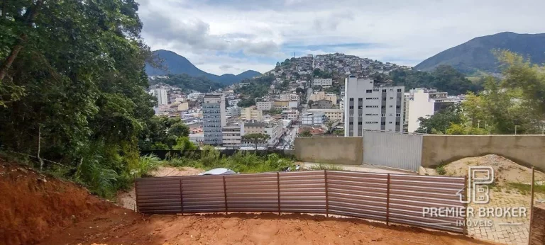 Imagem Terreno à venda, 720 m² por R$ 260.000,00 - Jardim Europa - Teresópolis/RJ