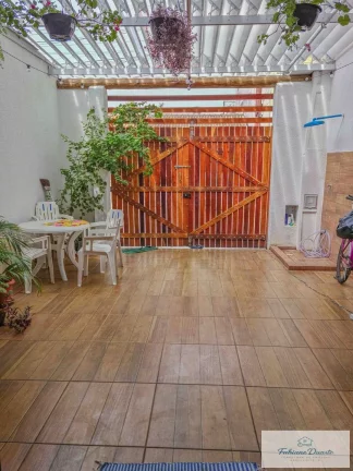 Imagem Casa sobrado bem localizada no Itagua , 02 suítes