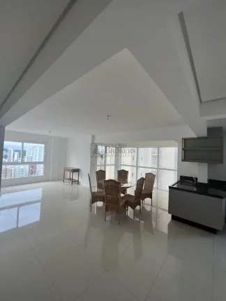 Imagem Apartamento com 3 suítes à venda no Centro de Balneário Camboriú/SC