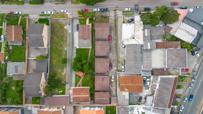 Imagem Terreno no Ecoville, com projeto para prédio em andamento.