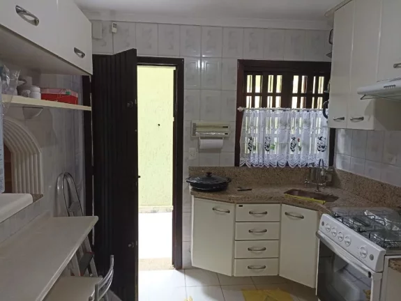 Imagem Sobrado com 3 dormitórios à venda, 191 m² por R$ 640.000,00 - Vila Maria de Maggi - Suzano/SP