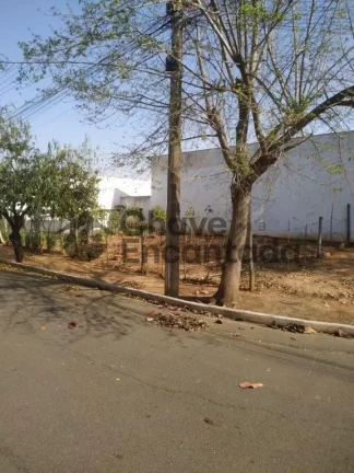 Imagem Terreno de esquina no Residencial Simoes