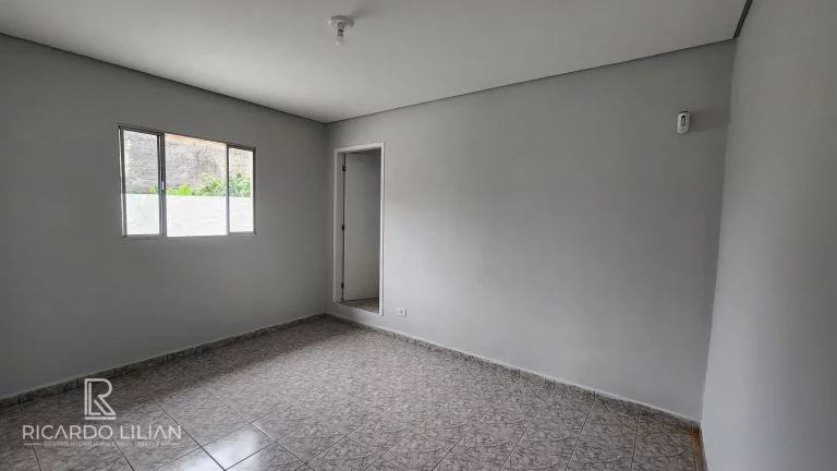 Imagem "Oportunidade Única! Propriedade na Vila Guarani - Zona Sul com 3 Casas Independentes e Terreno Amplo de 240m²"