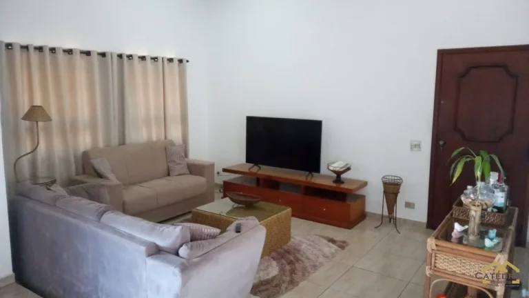 Imagem Sobrado com 03 dormitórios sendo 01 suíte à Venda na cidade de Itatiba/SP