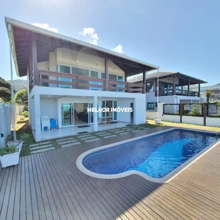 Imagem Casa Alto Padrão á venda localizada na Praia do Estaleirinho em Balneário Camboriú