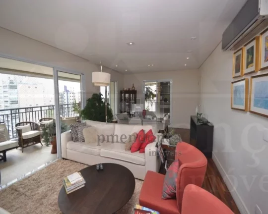 Imagem Venha se encantar com este maravilhoso apartamento em andar alto, decorado com muito bom gosto e sof...