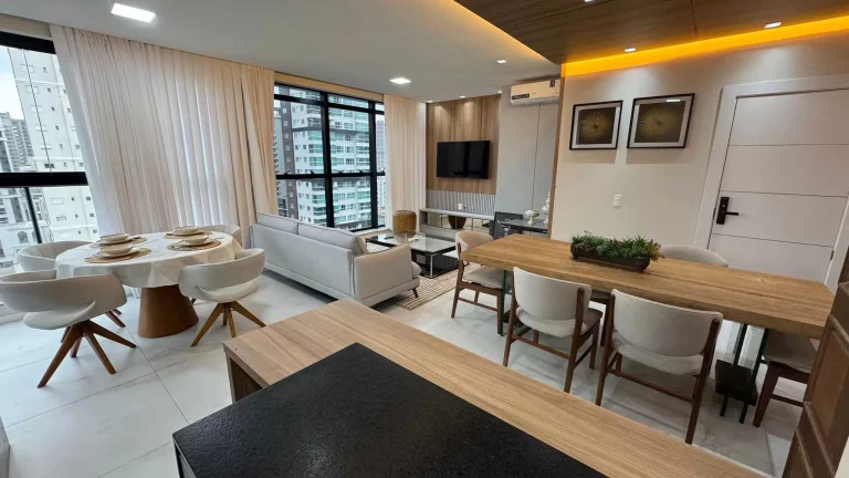 Imagem Apartamento com 3 dormitórios sendo 2 suítes e 2 vagas de garagem em Meia Praia Itapema/SC