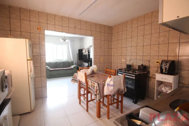 Imagem Terreno com 2 Casas + Depósito | Oportunidade de Investimento em Balneário Camboriú