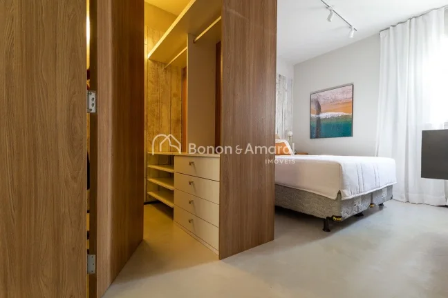 Imagem No coração do Cambuí, descubra este lindo apartamento mobiliado, totalmente reformado e com proje...