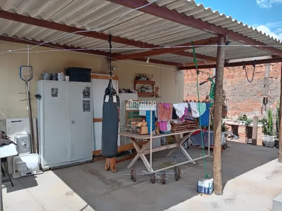 Imagem Casa com piscina à venda no Parque dos Buritis, Uberaba - MG