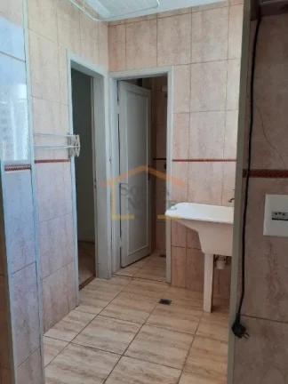 Imagem Apartamento 3 dormitórios, sendo 1 suíte, com armários embutidos, sala 2 ambientes, pisos em mard...