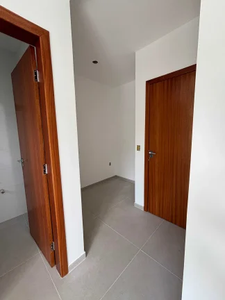 Imagem Casa com 2 dormitórios sendo 2 suítes e 1 vaga de garagem em São José/SC