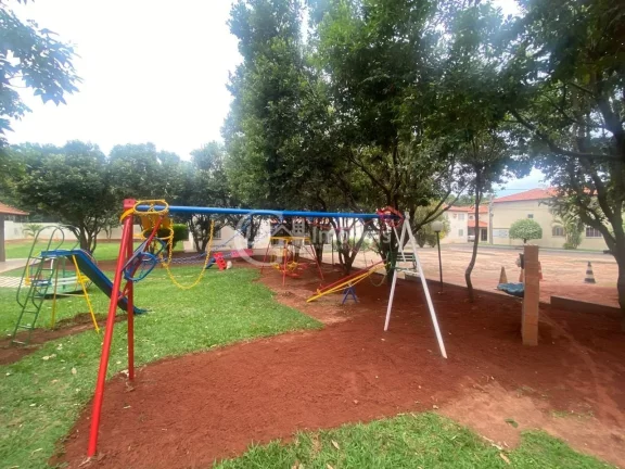 Imagem Duplex à venda em condomínio fechado