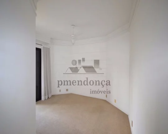 Imagem Apartamento amplo e iluminado. Living para 03 ambientes com lareira, terraço gourmet e piscina. Coz...