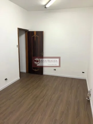 Imagem Aluno casa COMERCIAL no metrô Jabaquara. São 6 salas, Varanda, Copa, Lavandaria e 2 Banheiros, imóvel totalmente reformado com telhado novo, instalação elétrica nova, está impecável. Sua locação é ideal para clínicas médicas, escritórios de advocacia, cor
