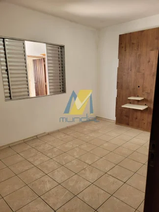 Imagem Casa Sobre Loja com 3 Dormitórios, Suíte e Área de Churrasqueira