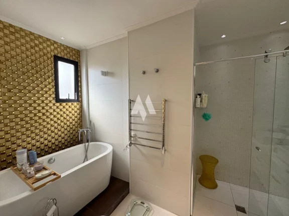 Imagem Apartamento à venda com 4 dormitórios, 3 suítes e 2 vagas - Gonzaga / Santos