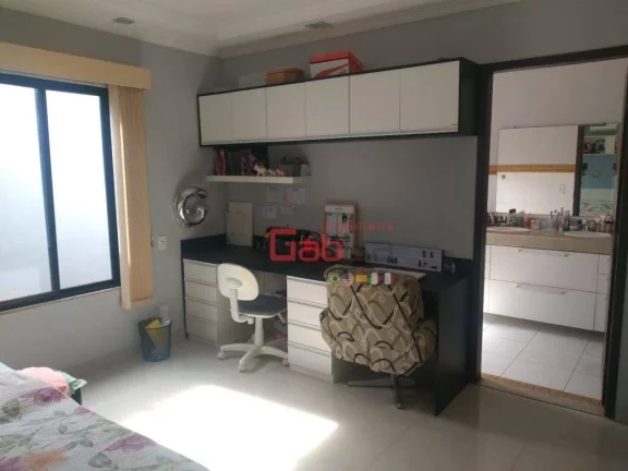 Imagem Casa com 3 dormitórios à venda, 240 m² por R$ 1.000.000,00 - Balneário São Pedro - São Pedro da Aldeia/RJ